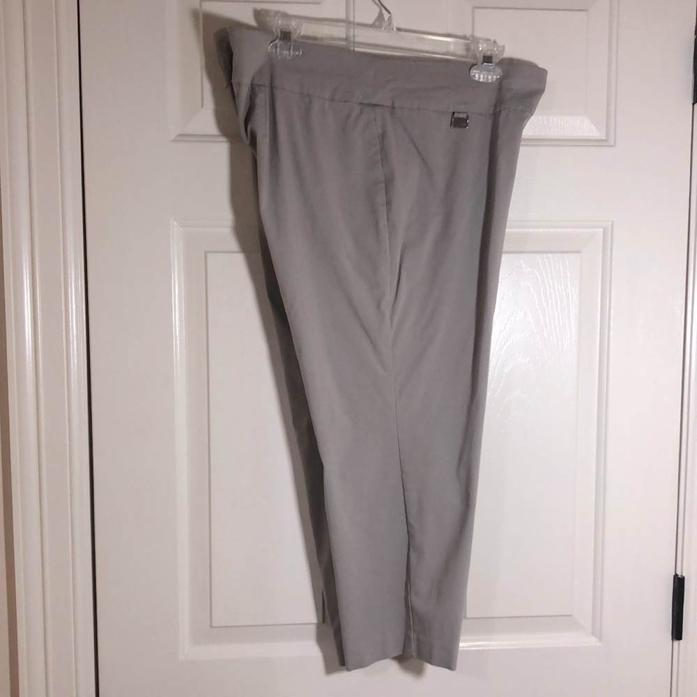 Alfani Taupe colored capris size 16W